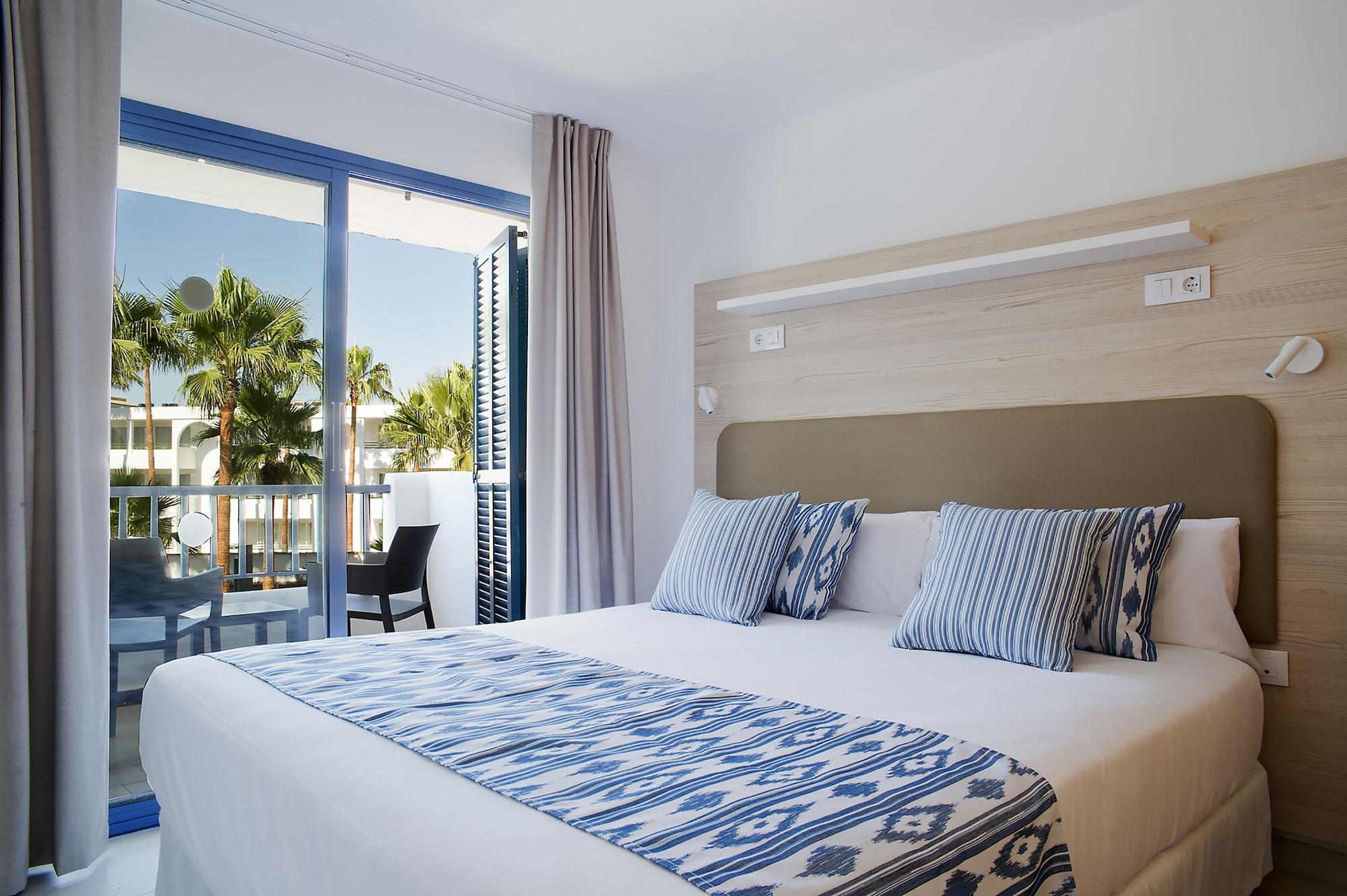 Aparthotel Pierre & Vacances Mallorca Cecilia Portocolom  Exterior photo